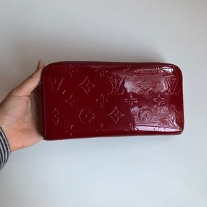 LOUIS VUITTON Cherry Red Patent Zippy Wallet